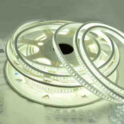 10-54 Светодиодная лента, 220В, 6Вт/м, smd2835, 60д/м, IP44, 600Лм/м, белый шнур ПВХ с прозрачным рассеивателем 11х7мм, 15м, 6000К, холодный белый