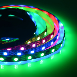 81ЦЛ Комплект цифровой светодиодной ленты 12В, 14,4Вт/м, smd5050, 60д/м, IP20, ширина подложки 10мм(черная), 2м, RGB, с аксессуарами (адаптер питания, контроллер для цифровой RGB ленты с радио пультом).